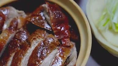 4k实拍北京特色美食系列烤鸭视频的预览图